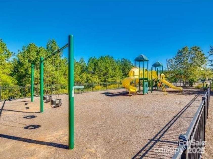 7031 Chrysanthemum Road, Lancaster, SC 29720.  MLS# CAR4295418, YatesRealty ID 34368. 