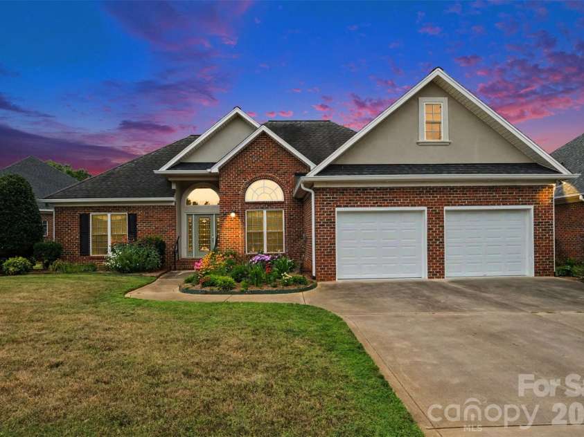 115 Blakemore Drive, Shelby, NC 28152.  MLS# CAR4393685, YatesRealty ID 34369. Perfect setting!