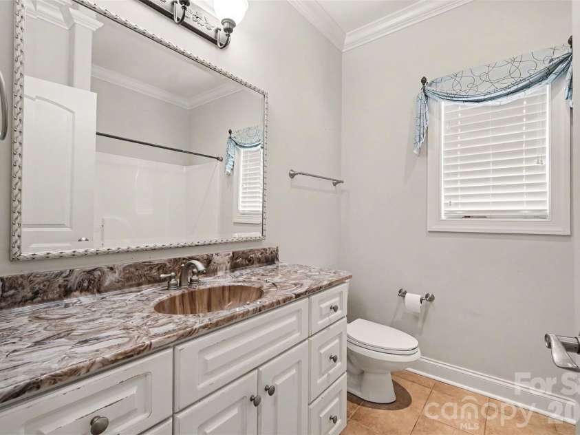 115 Blakemore Drive, Shelby, NC 28152.  MLS# CAR4393685, YatesRealty ID 34369. There is a full bathroom in the hallway between bedrooms 2 and 3.