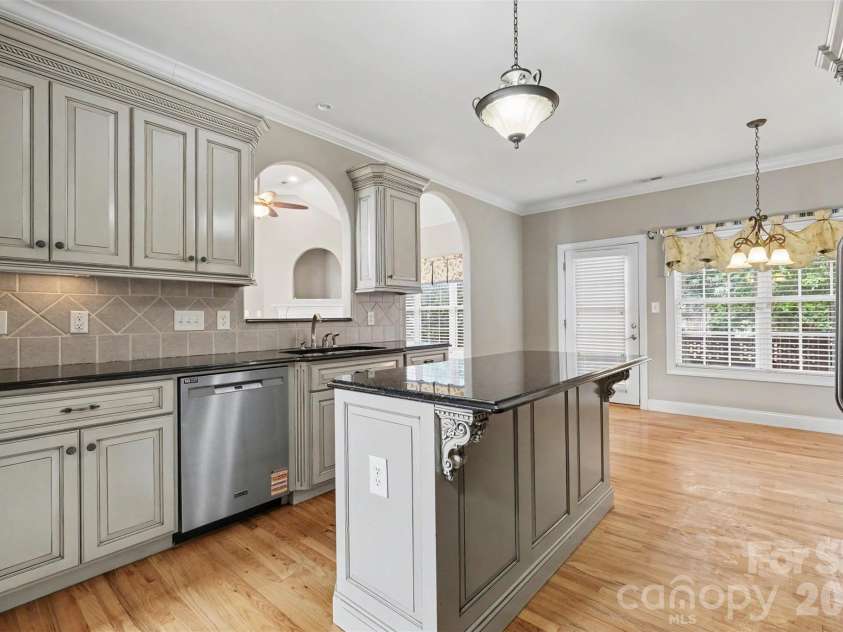 115 Blakemore Drive, Shelby, NC 28152.  MLS# CAR4393685, YatesRealty ID 34369. There is a NEW dishwasher and NEW garbage disposal.