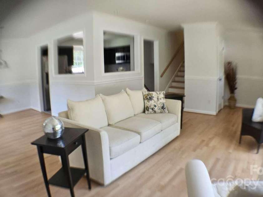 615 Braxfield Drive, Charlotte, NC 28217.  MLS# CAR4294576, YatesRealty ID 34369. 