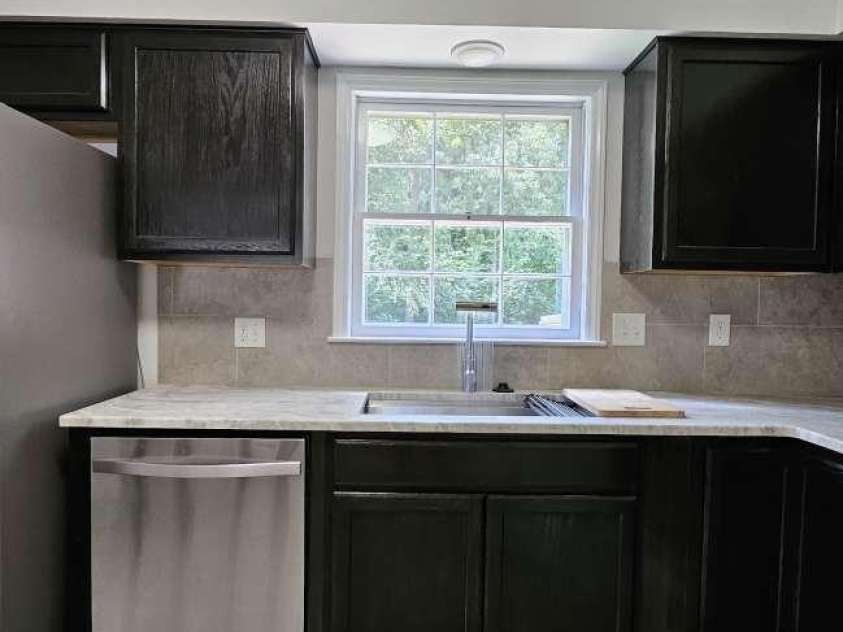 615 Braxfield Drive, Charlotte, NC 28217.  MLS# CAR4294576, YatesRealty ID 34369. 