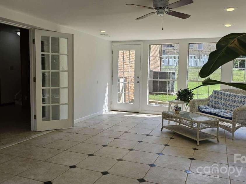 615 Braxfield Drive, Charlotte, NC 28217.  MLS# CAR4294576, YatesRealty ID 34369. 