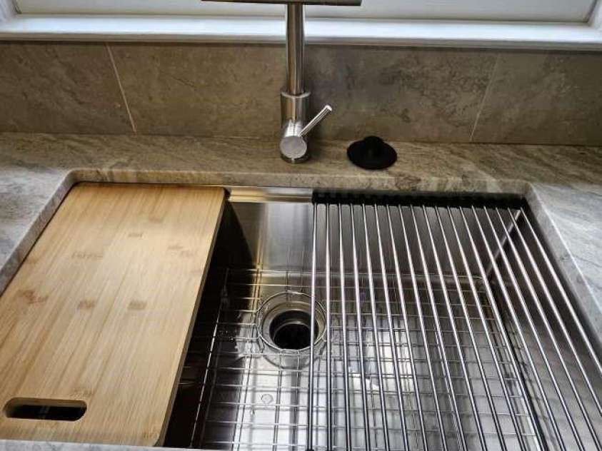 615 Braxfield Drive, Charlotte, NC 28217.  MLS# CAR4294576, YatesRealty ID 34369. 