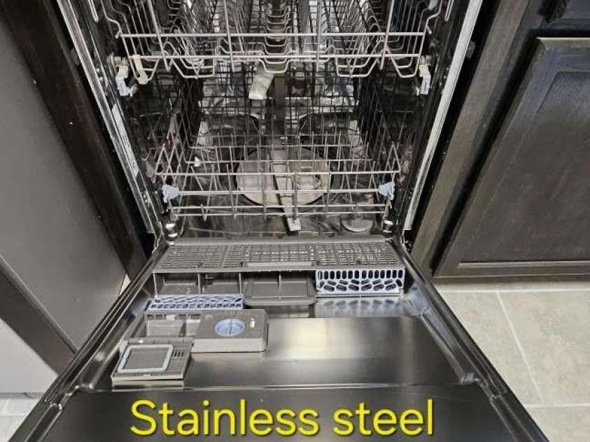 615 Braxfield Drive, Charlotte, NC 28217.  MLS# CAR4294576, YatesRealty ID 34369. 