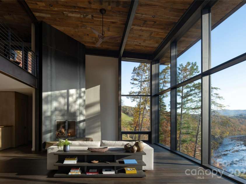 112 Moon Shadow Lane, Marshall, NC 28753.  MLS# CAR4177363, YatesRealty ID 3437. 