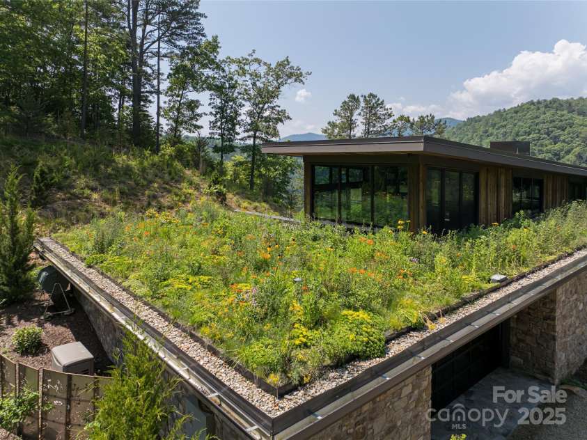 112 Moon Shadow Lane, Marshall, NC 28753.  MLS# CAR4177363, YatesRealty ID 3437. 