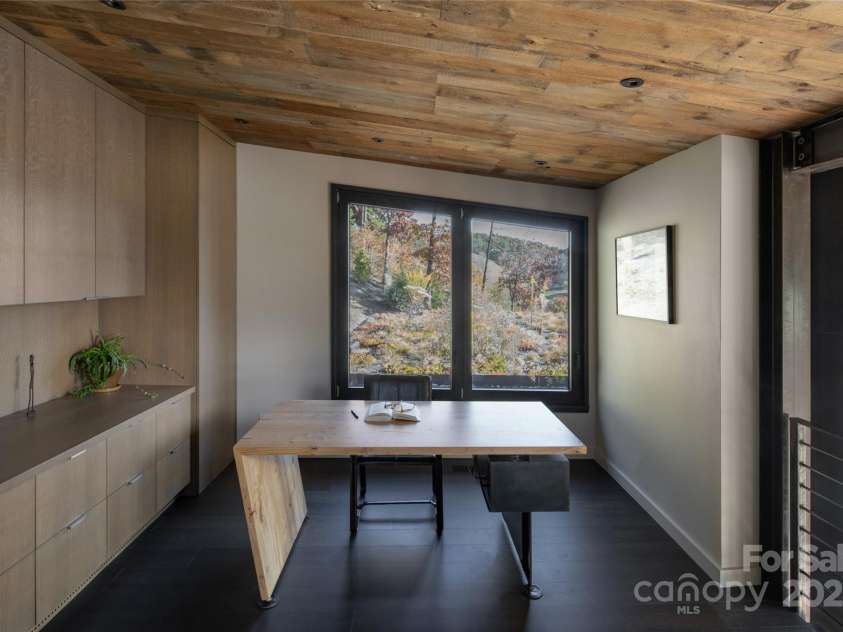 112 Moon Shadow Lane, Marshall, NC 28753.  MLS# CAR4177363, YatesRealty ID 3437. 