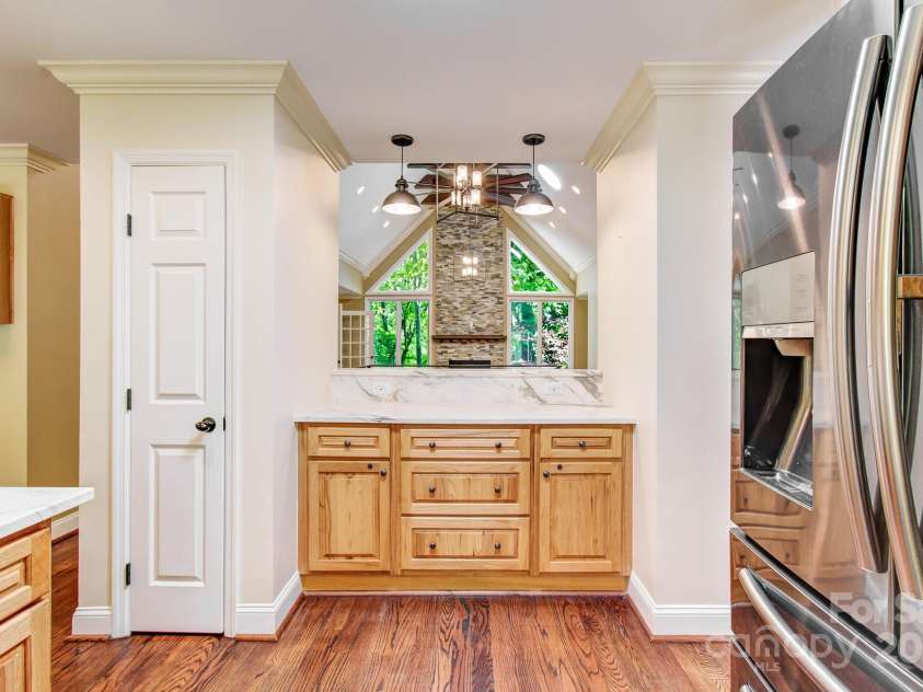 305 High Point Lane, Hendersonville, NC 28791.  MLS# CAR4264102, YatesRealty ID 3437. 