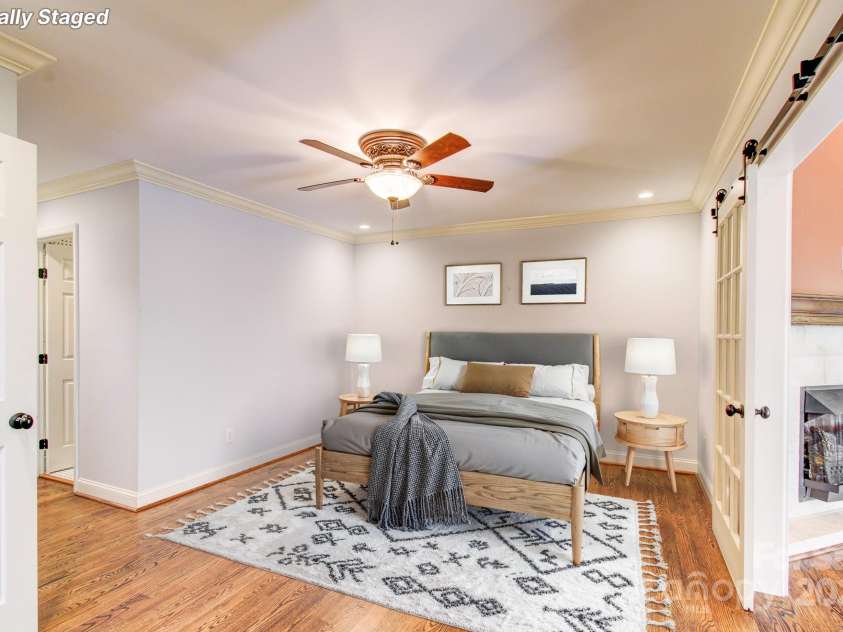 305 High Point Lane, Hendersonville, NC 28791.  MLS# CAR4264102, YatesRealty ID 3437. 