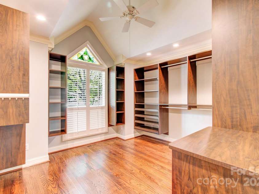 305 High Point Lane, Hendersonville, NC 28791.  MLS# CAR4264102, YatesRealty ID 3437. 