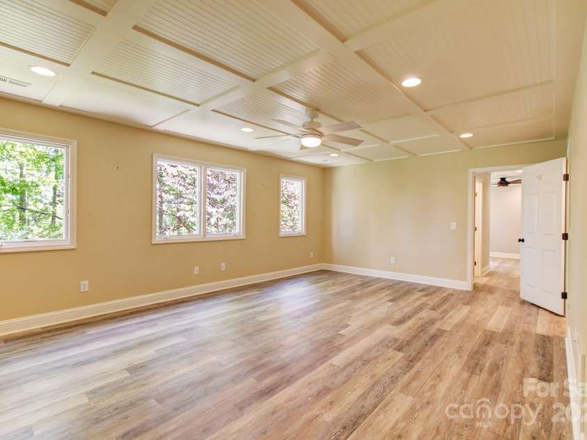 305 High Point Lane, Hendersonville, NC 28791.  MLS# CAR4264102, YatesRealty ID 3437. 