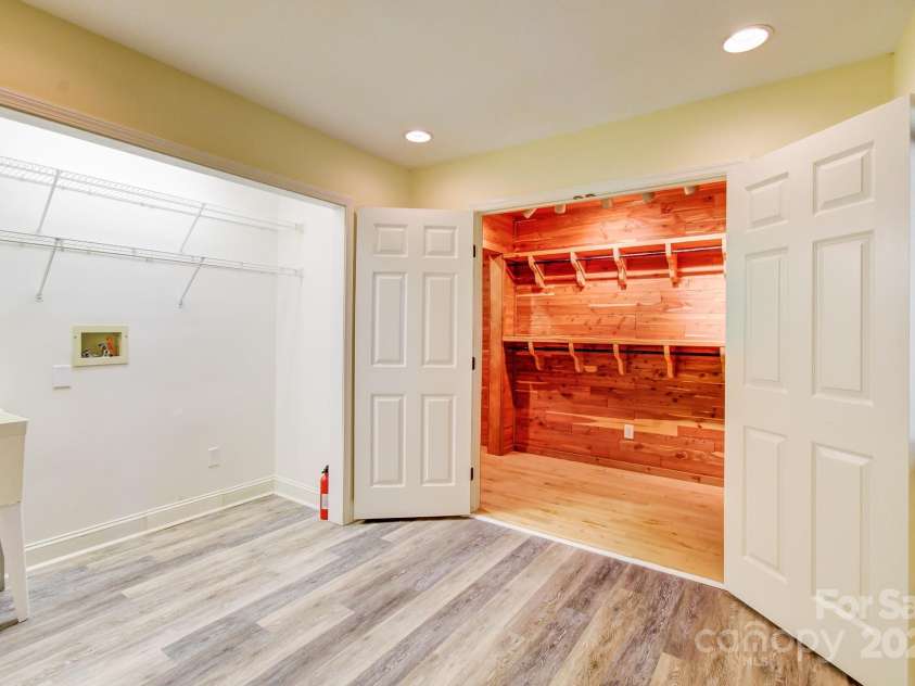 305 High Point Lane, Hendersonville, NC 28791.  MLS# CAR4264102, YatesRealty ID 3437. 