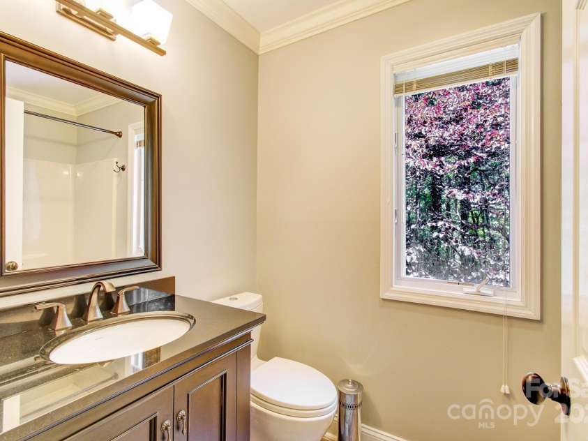 305 High Point Lane, Hendersonville, NC 28791.  MLS# CAR4264102, YatesRealty ID 3437. 