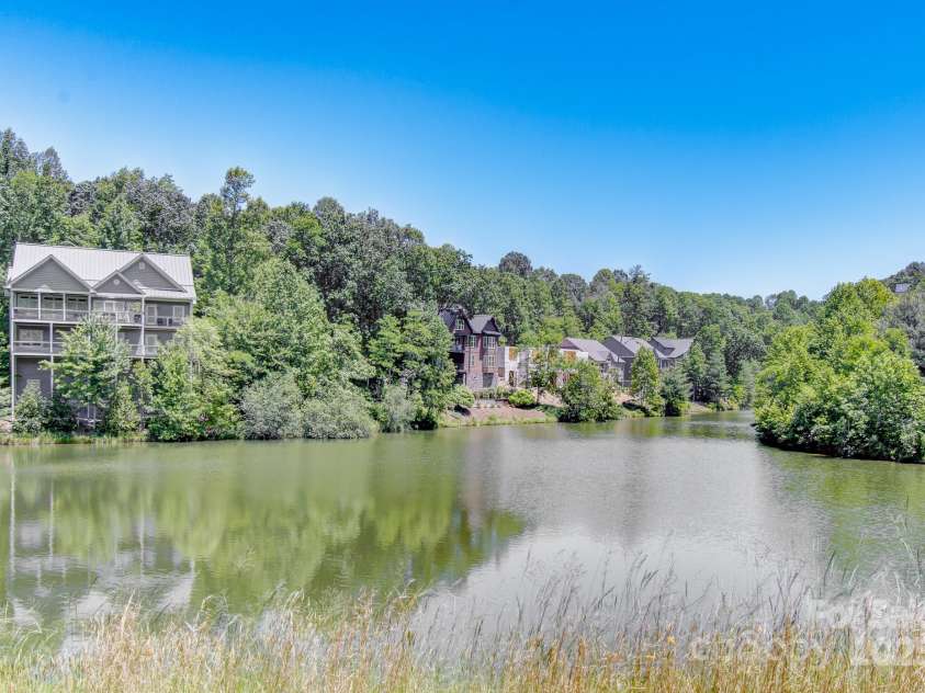 305 High Point Lane, Hendersonville, NC 28791.  MLS# CAR4264102, YatesRealty ID 3437. 
