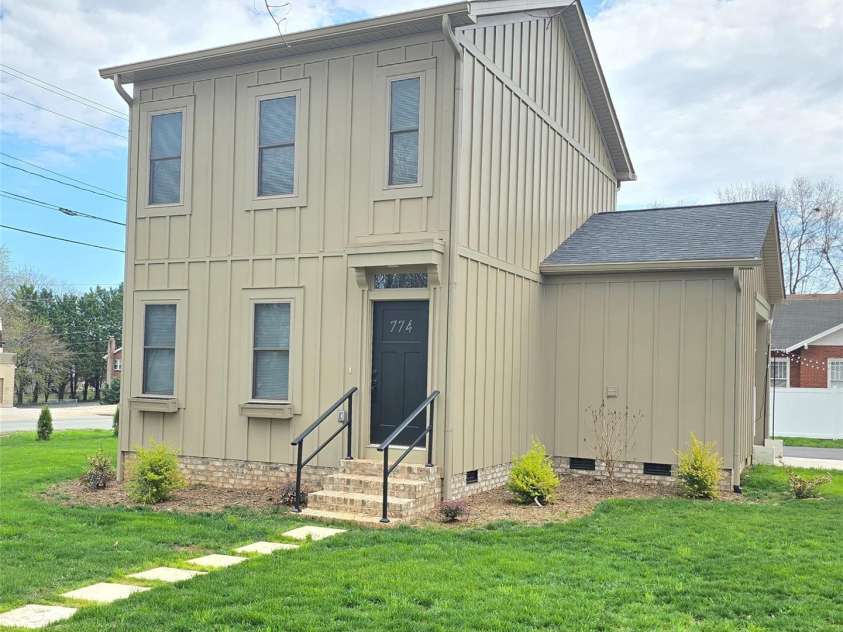 774 8th Street, Hickory, NC 28601.  MLS# CAR4388826, YatesRealty ID 3437. 