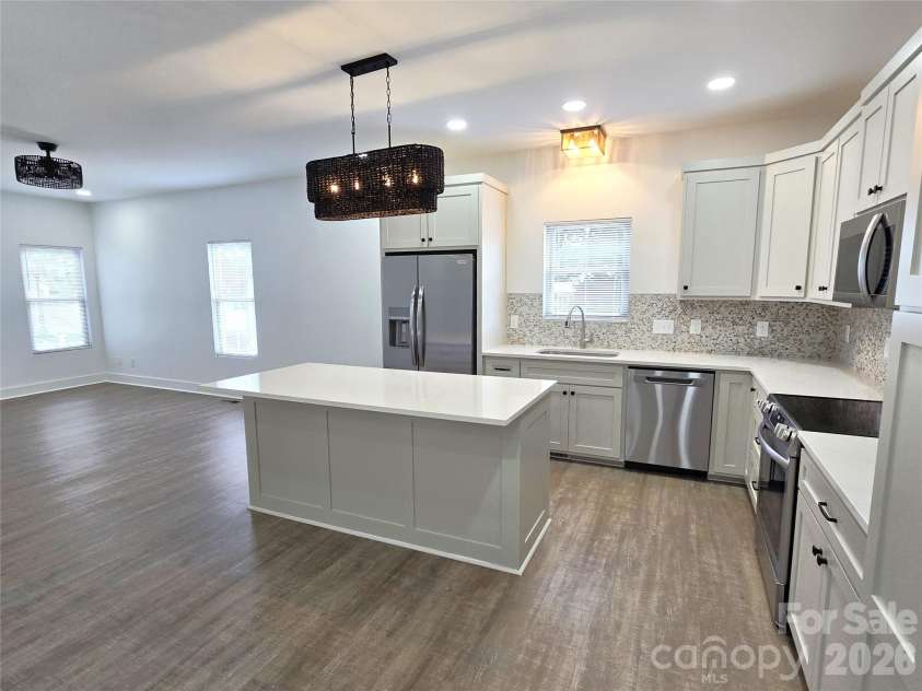 774 8th Street, Hickory, NC 28601.  MLS# CAR4388826, YatesRealty ID 3437. 