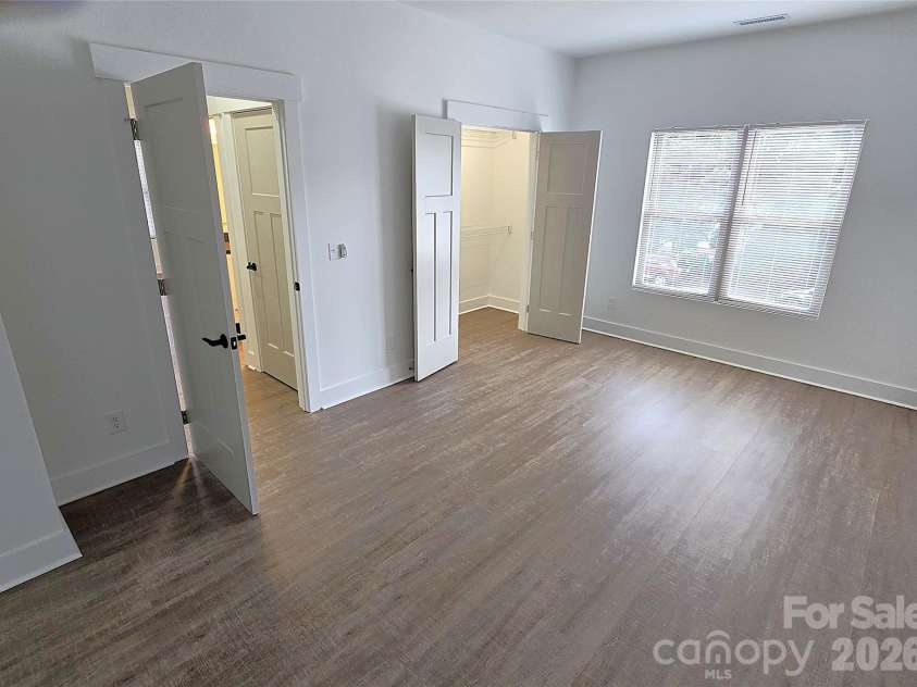 774 8th Street, Hickory, NC 28601.  MLS# CAR4388826, YatesRealty ID 3437. 