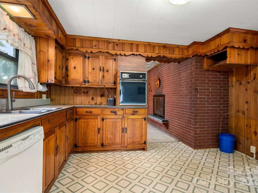 1319 Park Avenue, Salisbury, NC 28146.  MLS# CAR4292823, YatesRealty ID 34370. 
