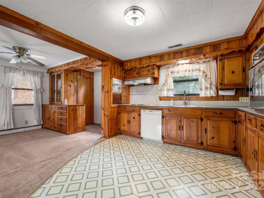 1319 Park Avenue, Salisbury, NC 28146.  MLS# CAR4292823, YatesRealty ID 34370. 