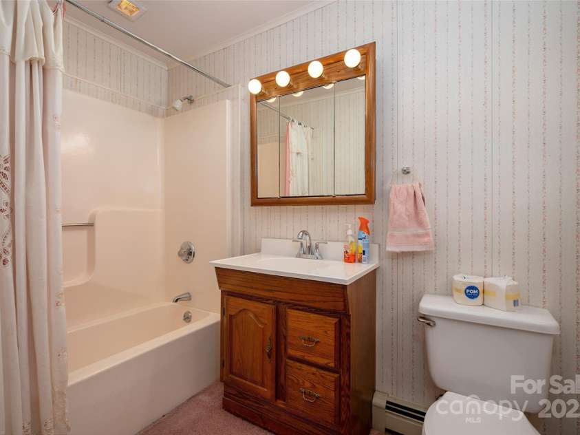 1319 Park Avenue, Salisbury, NC 28146.  MLS# CAR4292823, YatesRealty ID 34370. Primary Bathroom