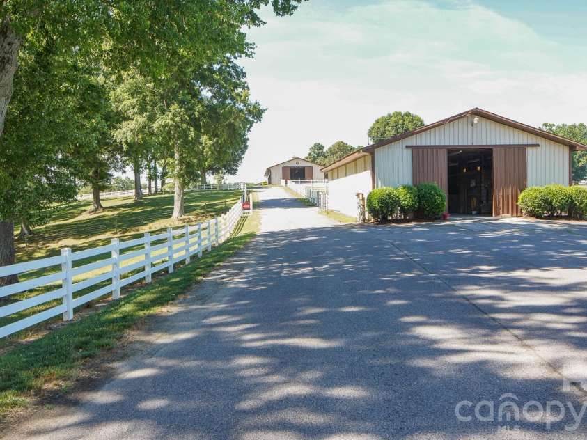 8504 Hampton Road, Clemmons, NC 27012.  MLS# CAR4397714, YatesRealty ID 34370. 