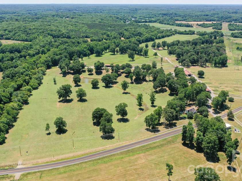 8504 Hampton Road, Clemmons, NC 27012.  MLS# CAR4397714, YatesRealty ID 34370. 