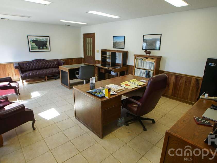 8504 Hampton Road, Clemmons, NC 27012.  MLS# CAR4397714, YatesRealty ID 34370. 