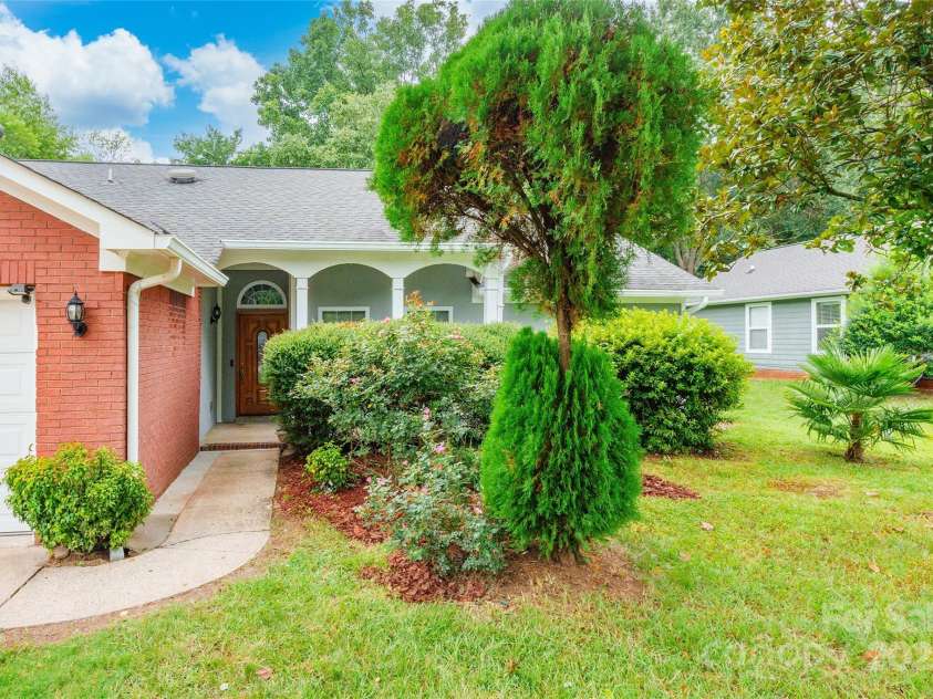 12145 Landing Green Drive, Charlotte, NC 28277.  MLS# CAR4284948, YatesRealty ID 34372. 