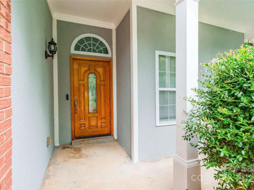 12145 Landing Green Drive, Charlotte, NC 28277.  MLS# CAR4284948, YatesRealty ID 34372. 