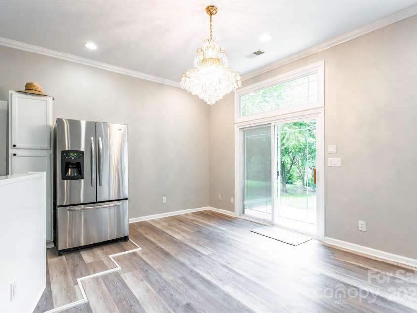 12145 Landing Green Drive, Charlotte, NC 28277.  MLS# CAR4284948, YatesRealty ID 34372. 