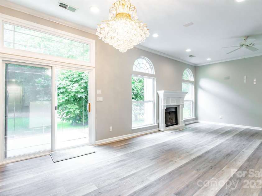 12145 Landing Green Drive, Charlotte, NC 28277.  MLS# CAR4284948, YatesRealty ID 34372. 