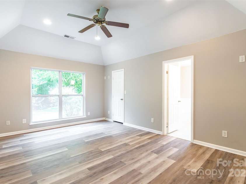 12145 Landing Green Drive, Charlotte, NC 28277.  MLS# CAR4284948, YatesRealty ID 34372. 