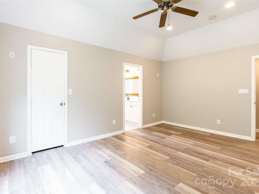 12145 Landing Green Drive, Charlotte, NC 28277.  MLS# CAR4284948, YatesRealty ID 34372. 