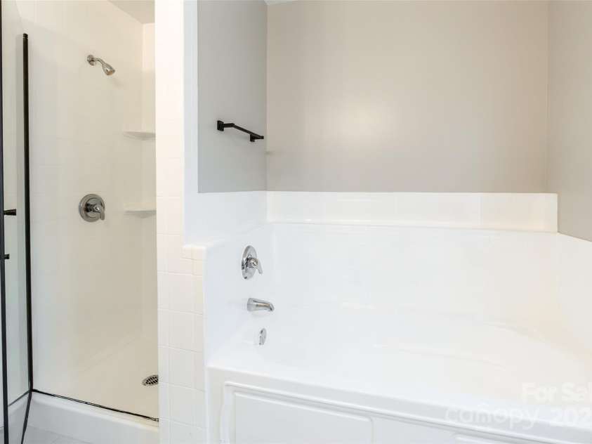 12145 Landing Green Drive, Charlotte, NC 28277.  MLS# CAR4284948, YatesRealty ID 34372. 