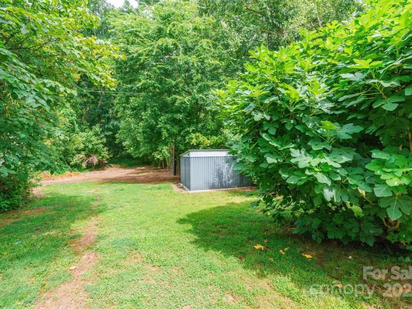 12145 Landing Green Drive, Charlotte, NC 28277.  MLS# CAR4284948, YatesRealty ID 34372. 