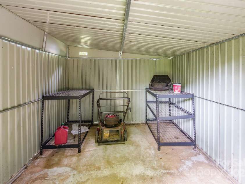 12145 Landing Green Drive, Charlotte, NC 28277.  MLS# CAR4284948, YatesRealty ID 34372. 