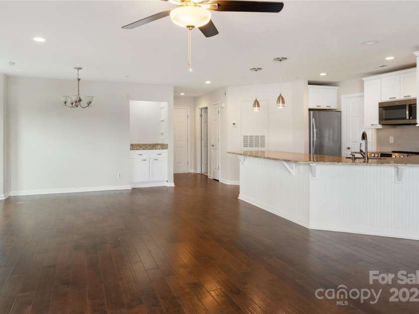 18647 Vineyard Point Lane, Cornelius, NC 28031.  MLS# CAR4294074, YatesRealty ID 34373. 