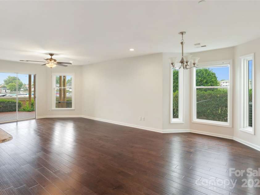 18647 Vineyard Point Lane, Cornelius, NC 28031.  MLS# CAR4294074, YatesRealty ID 34373. 