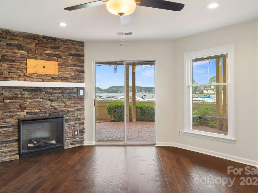 18647 Vineyard Point Lane, Cornelius, NC 28031.  MLS# CAR4294074, YatesRealty ID 34373. 