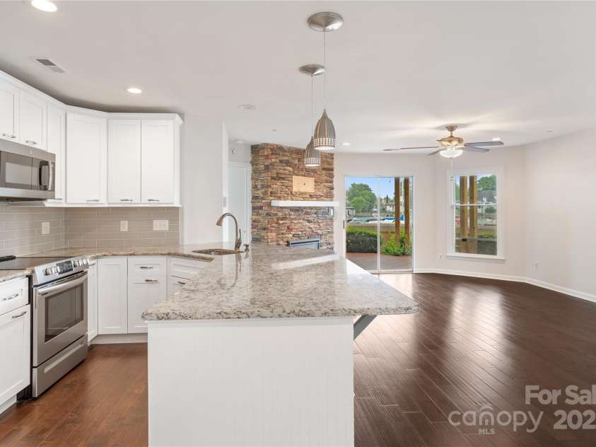 18647 Vineyard Point Lane, Cornelius, NC 28031.  MLS# CAR4294074, YatesRealty ID 34373. 