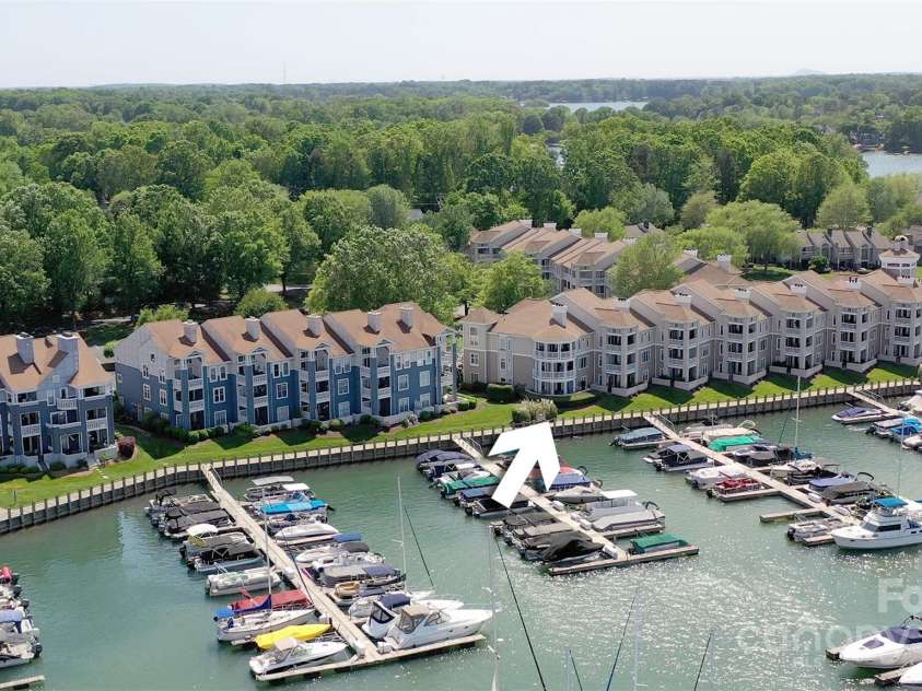 18647 Vineyard Point Lane, Cornelius, NC 28031.  MLS# CAR4294074, YatesRealty ID 34373. Corner ground floor unit