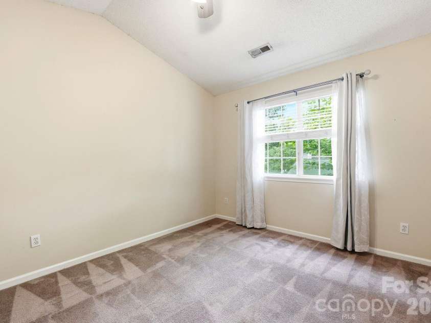 3101 Brockhampton Court, Charlotte, NC 28269.  MLS# CAR4390346, YatesRealty ID 34373. 2nd Floor Primary