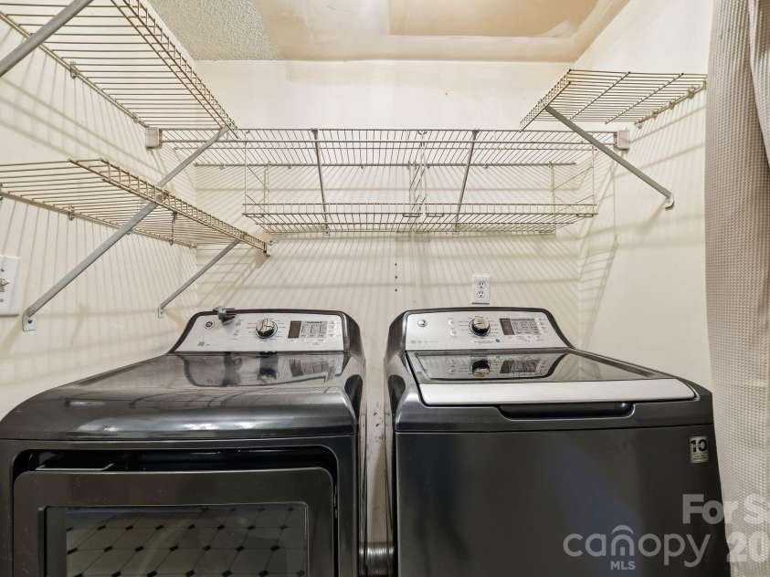 3101 Brockhampton Court, Charlotte, NC 28269.  MLS# CAR4390346, YatesRealty ID 34373. 