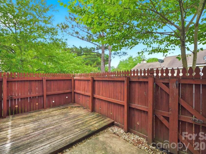 3101 Brockhampton Court, Charlotte, NC 28269.  MLS# CAR4390346, YatesRealty ID 34373. 