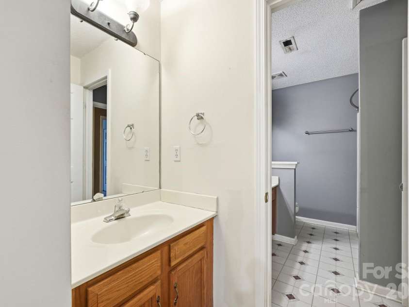 3101 Brockhampton Court, Charlotte, NC 28269.  MLS# CAR4390346, YatesRealty ID 34373. 