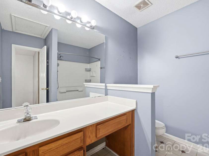 3101 Brockhampton Court, Charlotte, NC 28269.  MLS# CAR4390346, YatesRealty ID 34373. 