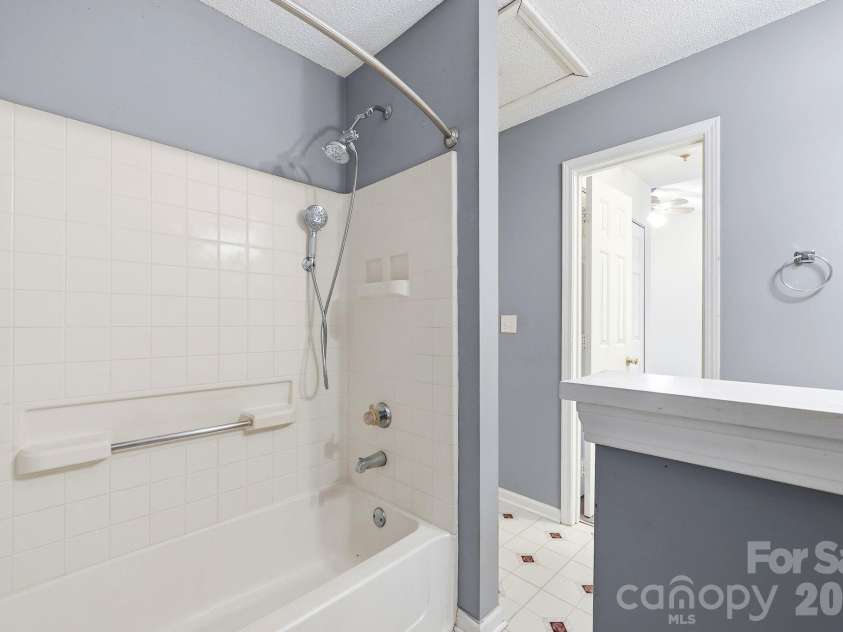 3101 Brockhampton Court, Charlotte, NC 28269.  MLS# CAR4390346, YatesRealty ID 34373. 