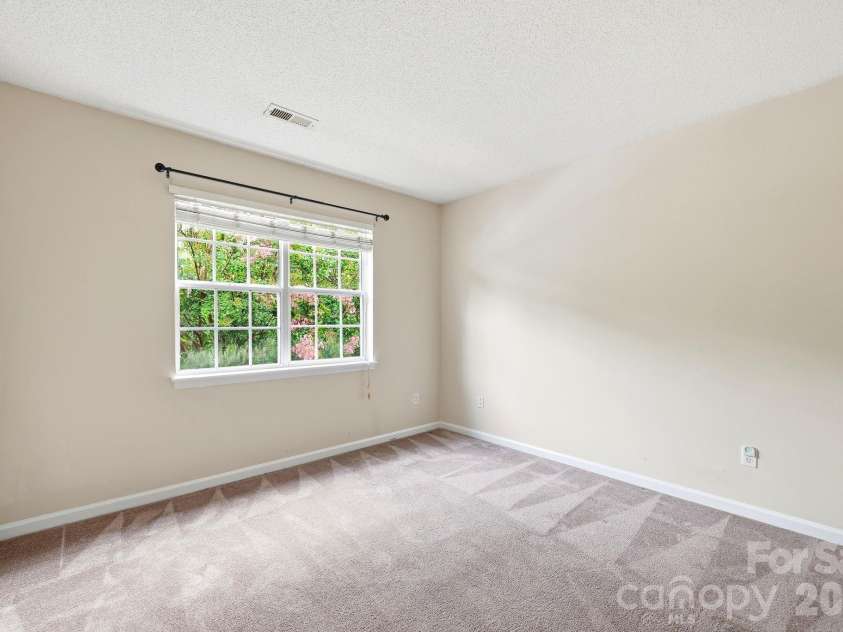3101 Brockhampton Court, Charlotte, NC 28269.  MLS# CAR4390346, YatesRealty ID 34373. 