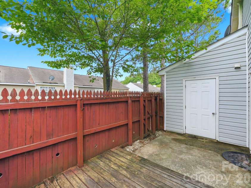 3101 Brockhampton Court, Charlotte, NC 28269.  MLS# CAR4390346, YatesRealty ID 34373. 